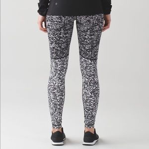 Lululemon ice breaker white/black leggings